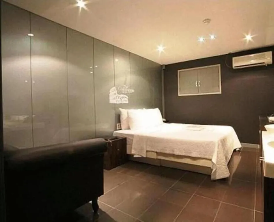 Fox Hotel Seoul 0*,